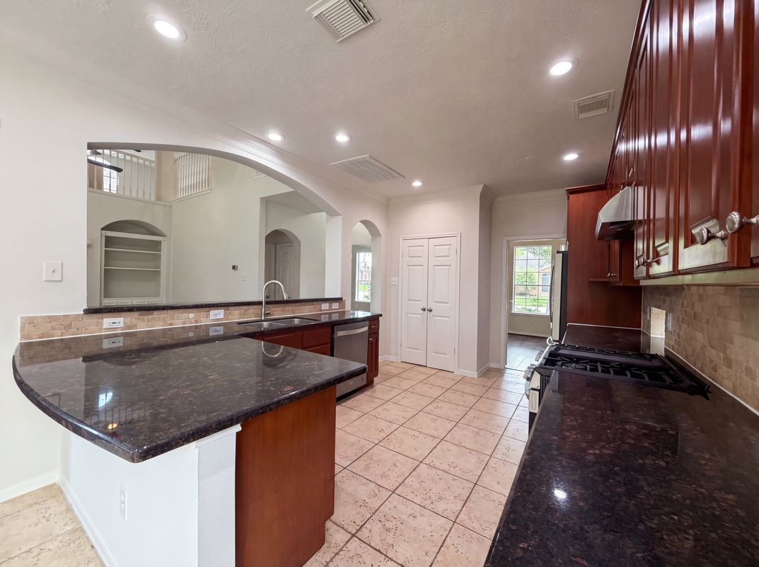 Photo 10 of 33 of 3106 Forrester Dr, Pearland, TX
