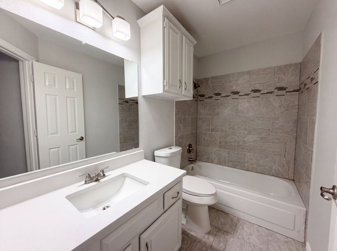 Photo 21 of 27 of 7707 Windmere Ct, Irving, TX