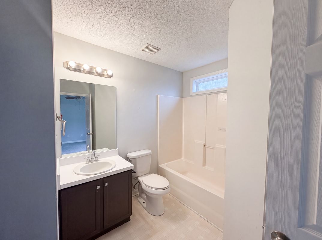 Photo 14 of 17 of 4549 Drewbridge Way, Raleigh, NC