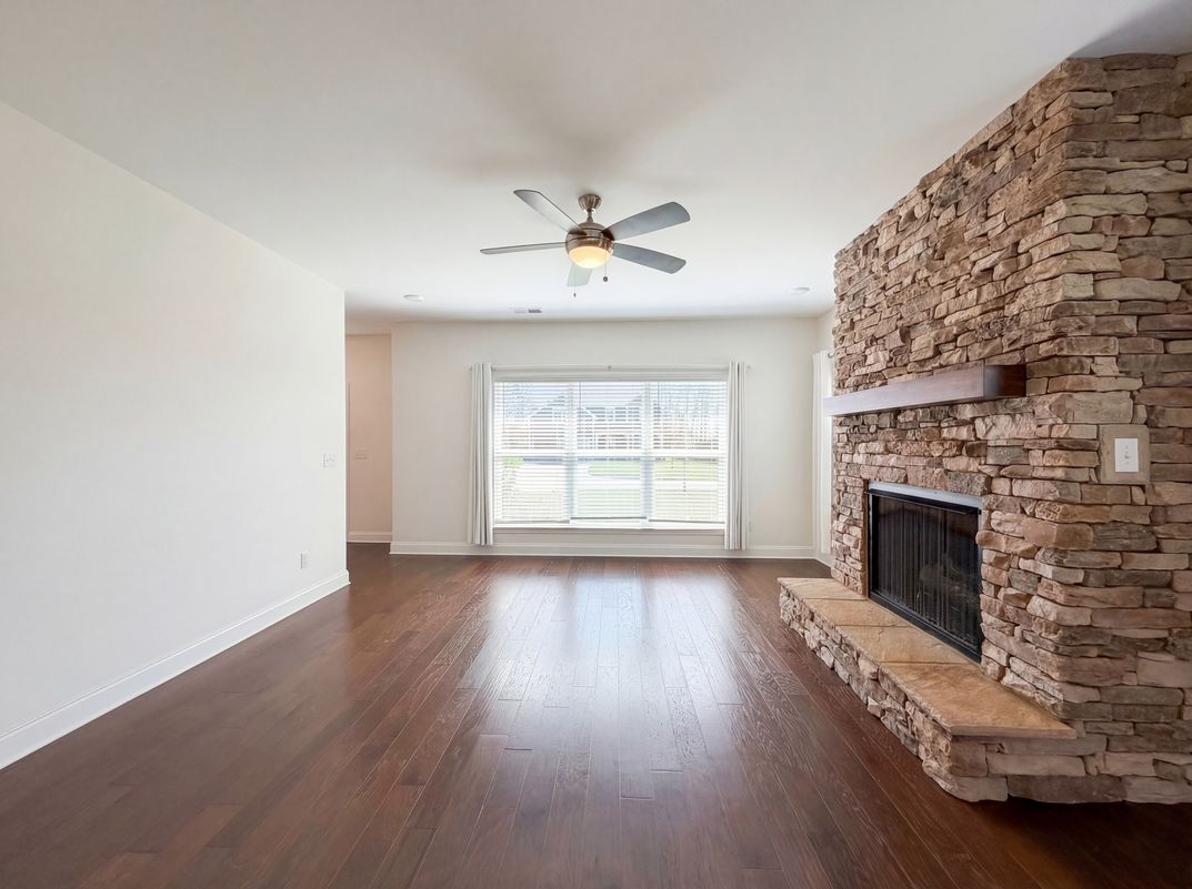 Photo 18 of 44 of 2714 Green Ash Ln, Knoxville, TN