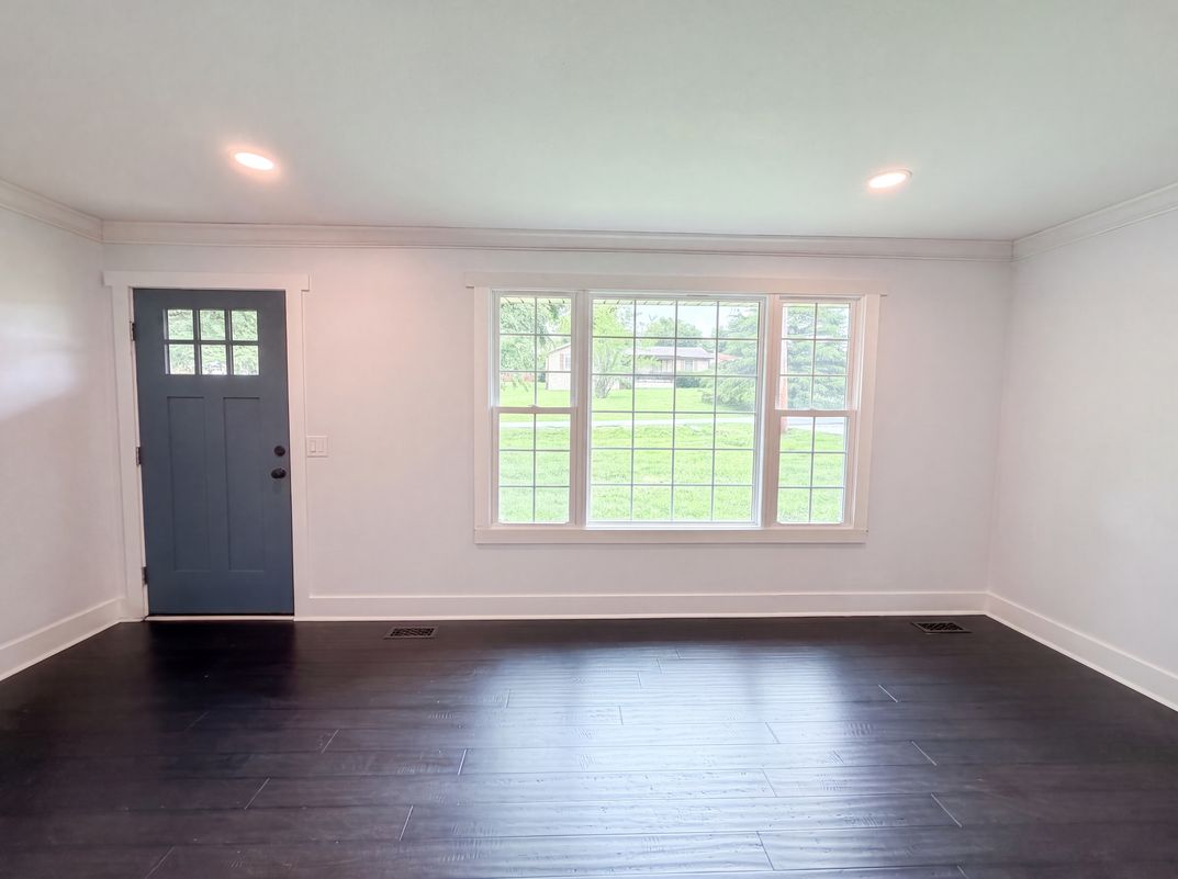 Photo 10 of 26 of 102 S Valley Rd, Hendersonville, TN