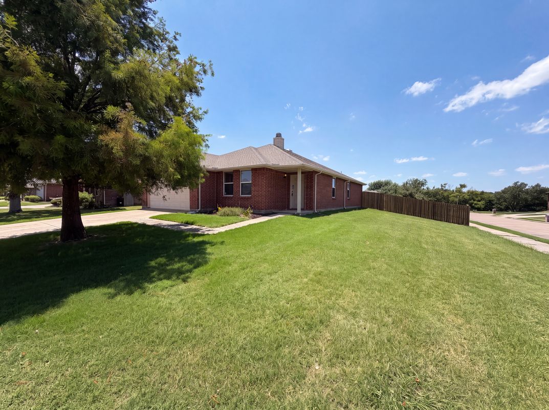 Photo 12 of 14 of 725 Hanceville Way, Wylie, TX
