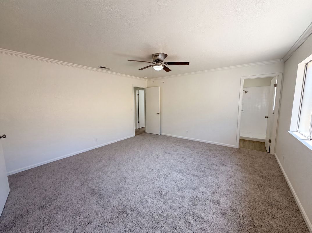 Photo 4 of 29 of 6041 Thornicroft Dr, Valley Springs, CA