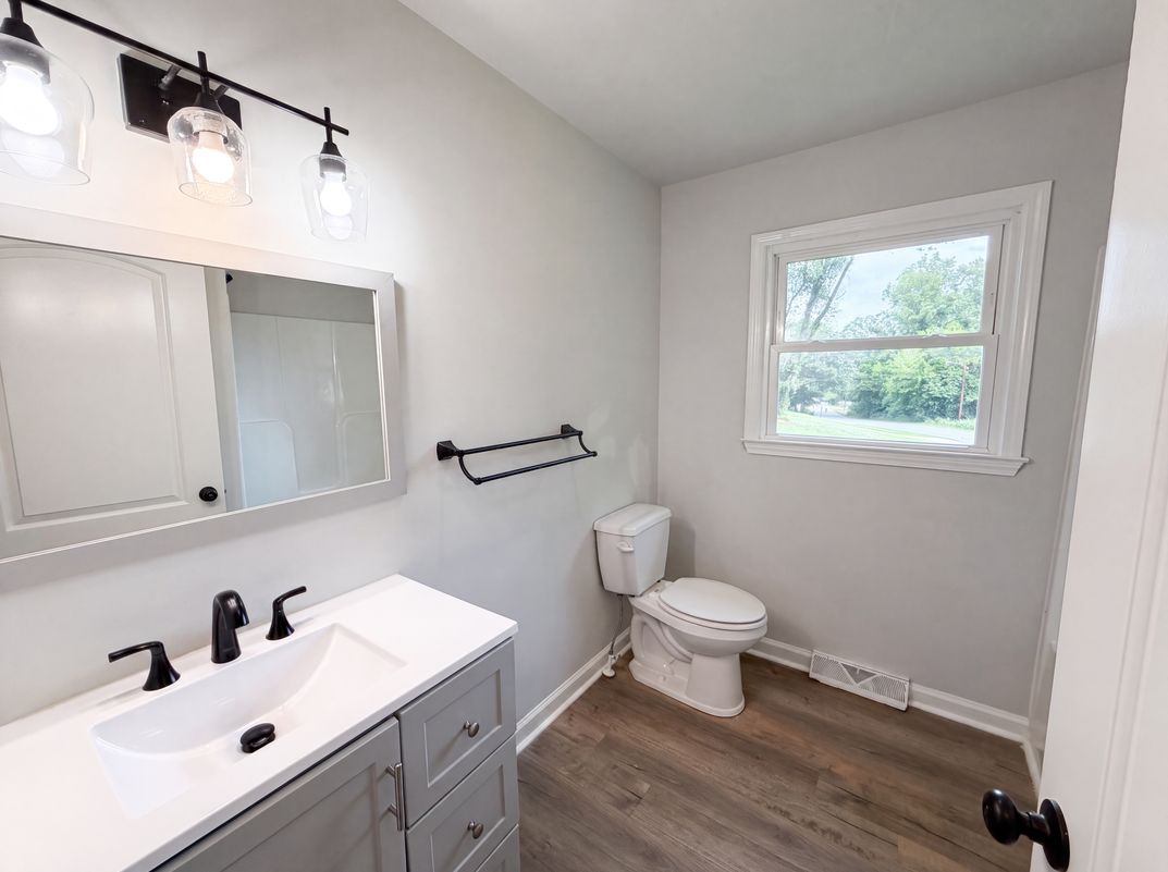 Photo 14 of 21 of 2510 Middleton Dr, Gastonia, NC