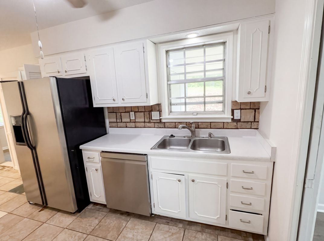Photo 6 of 43 of 4803 Priscilla Ave, Memphis, TN