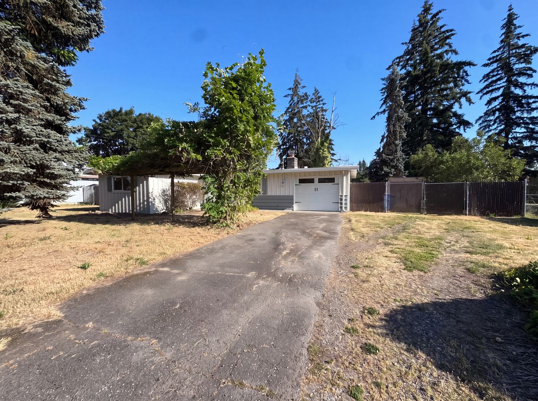 Photo 16 of 19 of 712 141st St E, Tacoma, WA