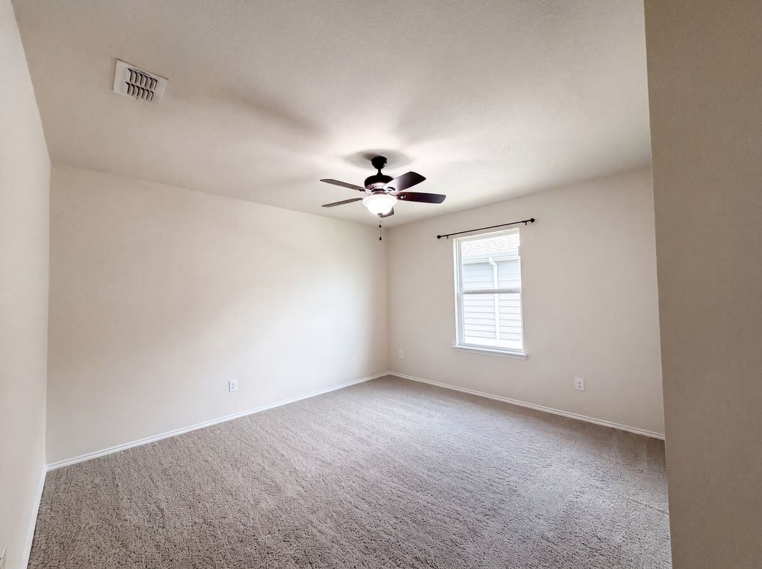 Photo 14 of 26 of 9165 Blackstone Dr, Providence Village, TX