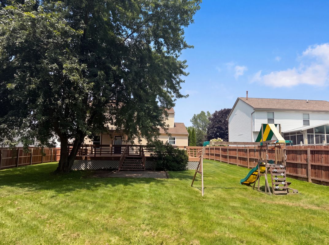 Photo 5 of 32 of 1618 Saddlebrook Dr, Heath, OH