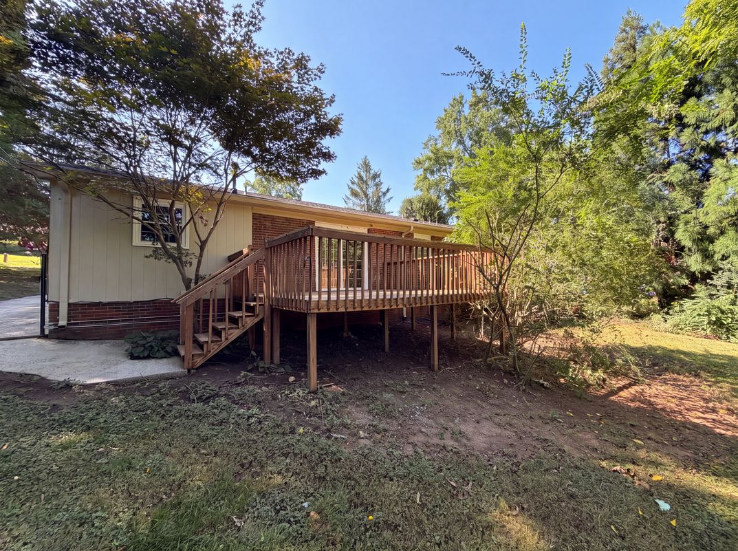 Photo 5 of 18 of 4305 Dawnwood Dr, Gastonia, NC