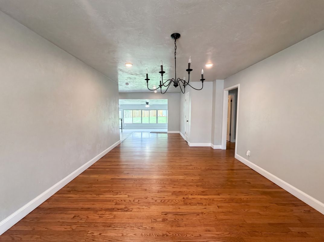 Photo 7 of 17 of 10508 Whitehaven Rd, Oklahoma City, OK