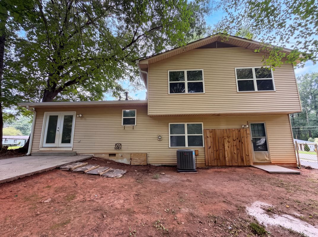 Photo 5 of 25 of 3691 Lavilla Dr, Powder Springs, GA