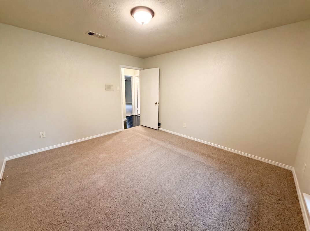Photo 11 of 21 of 316 Brookwood Dr, Desoto, TX