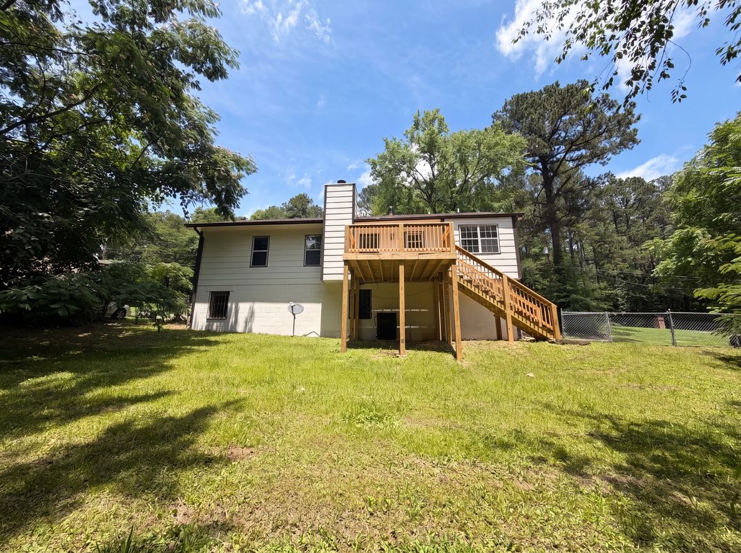 Photo 5 of 21 of 2813 Wood Dr NE, Center Point, AL