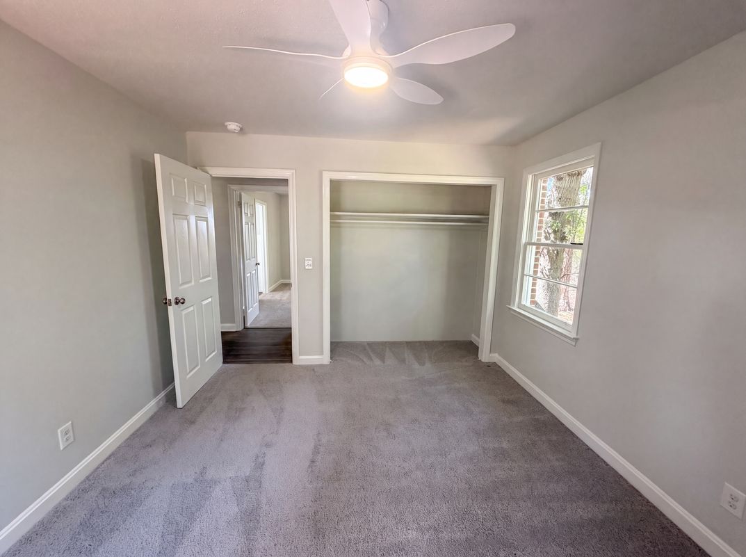 Photo 16 of 27 of 1425 Hollyberry Ln, West Columbia, SC