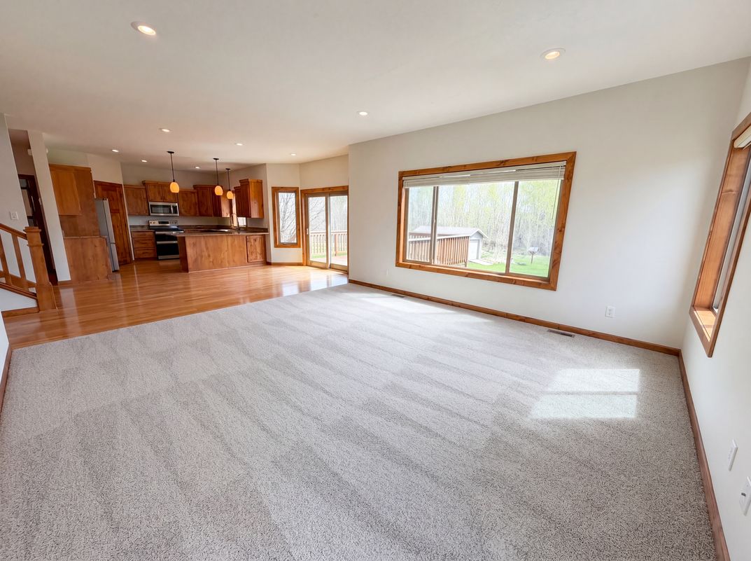 Photo 3 of 34 of 3072 Nottingham Rd S, St. Cloud, MN
