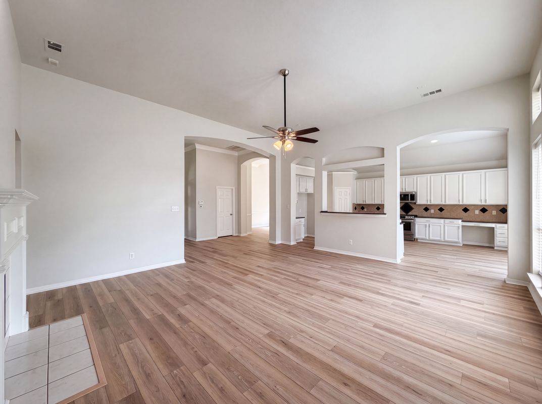 Photo 11 of 31 of 1221 Old Oak Trl, Flower Mound, TX