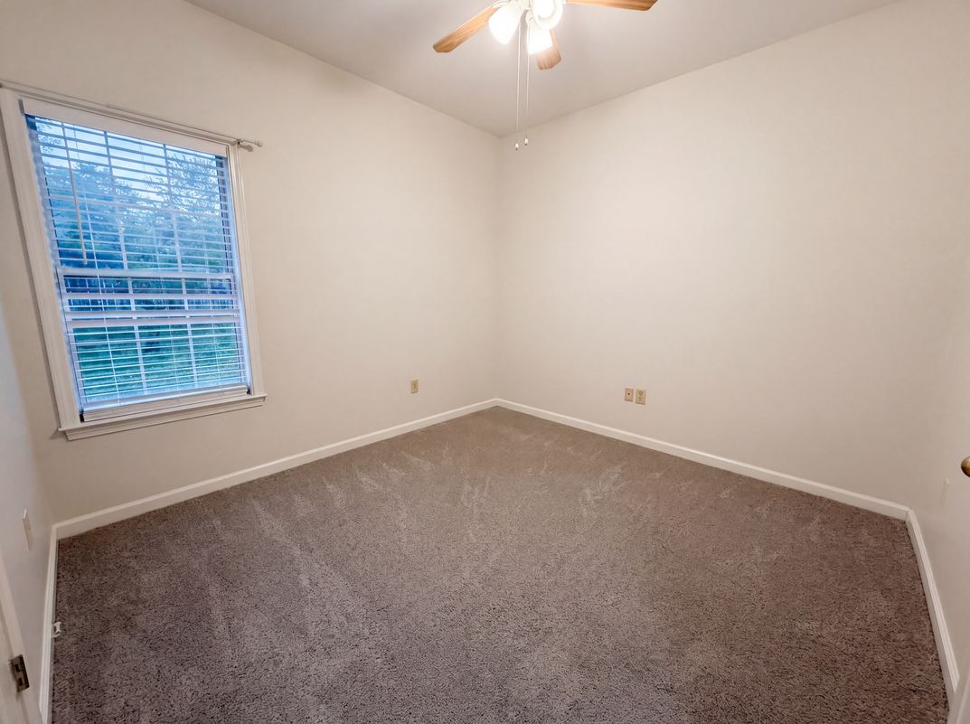 Photo 14 of 20 of 101 Cambridge Pointe Dr, Alabaster, AL