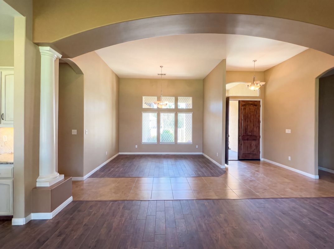 Photo 6 of 35 of 11904 Kenseth St, Bakersfield, CA