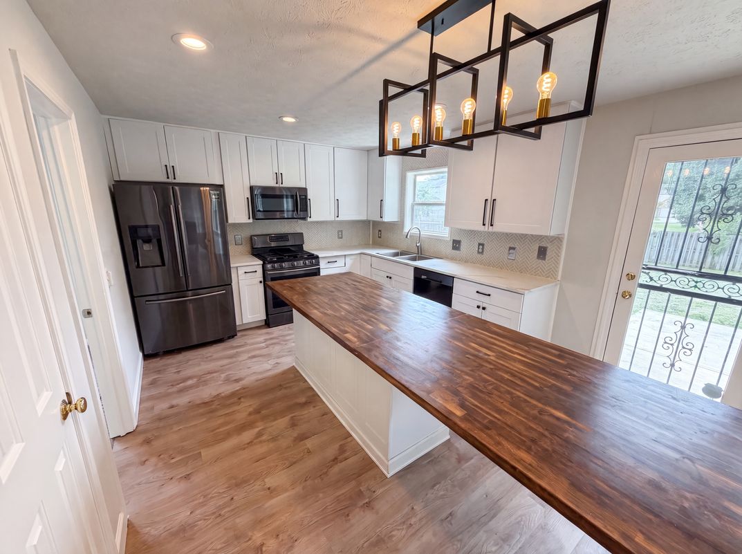 Property photo 2 of 6680 Crestwell Ln