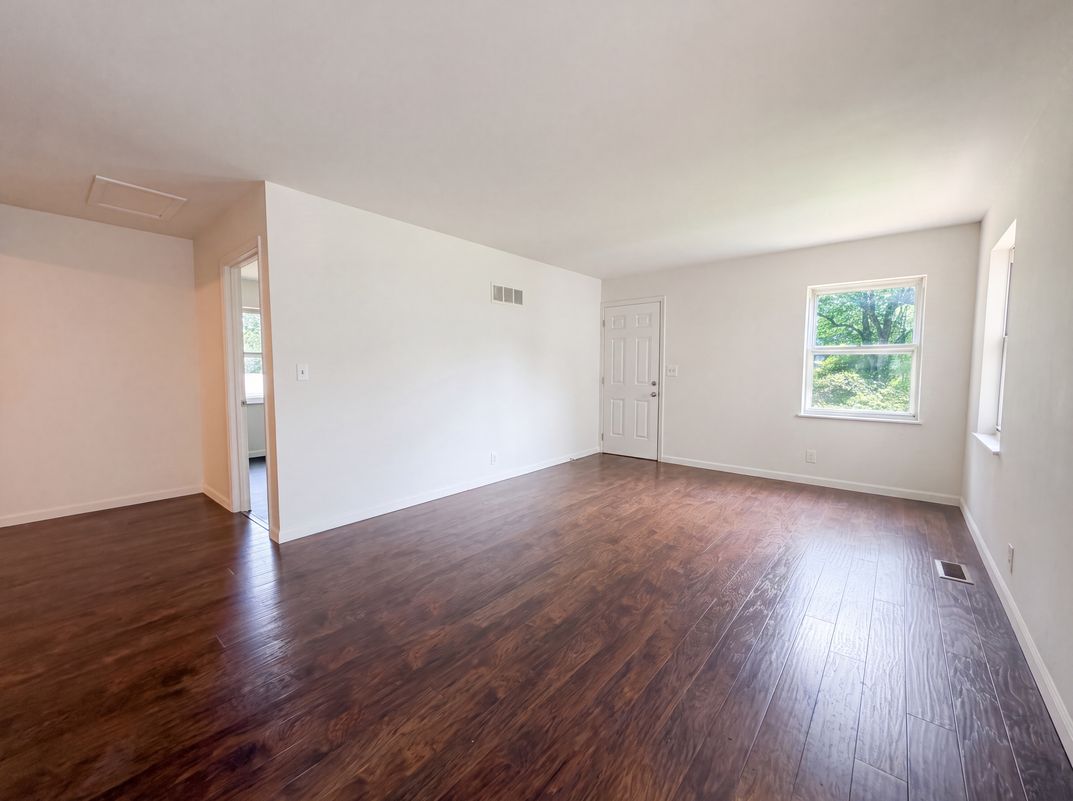 Photo 8 of 18 of 8606 Vasel Ave, Saint Louis, MO