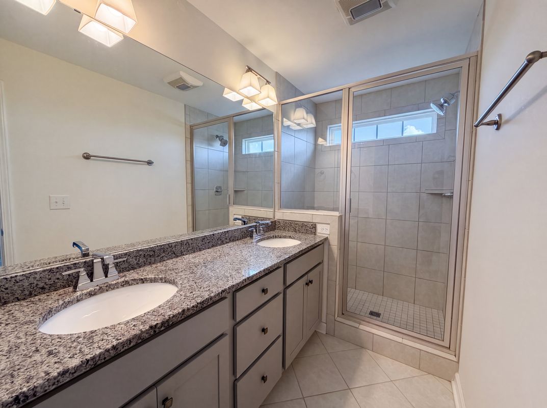 Photo 12 of 31 of 200 Kinsale Dr, Spring Hill, TN