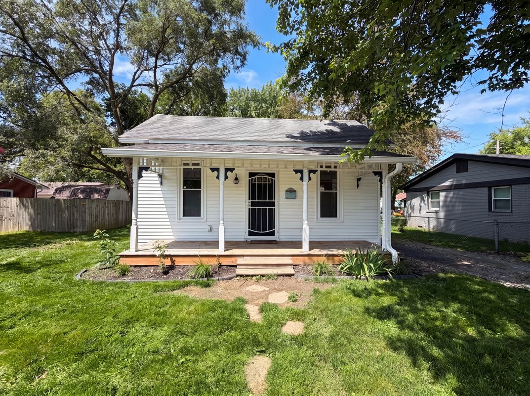 Property photo 1 of 108 S Heflin St