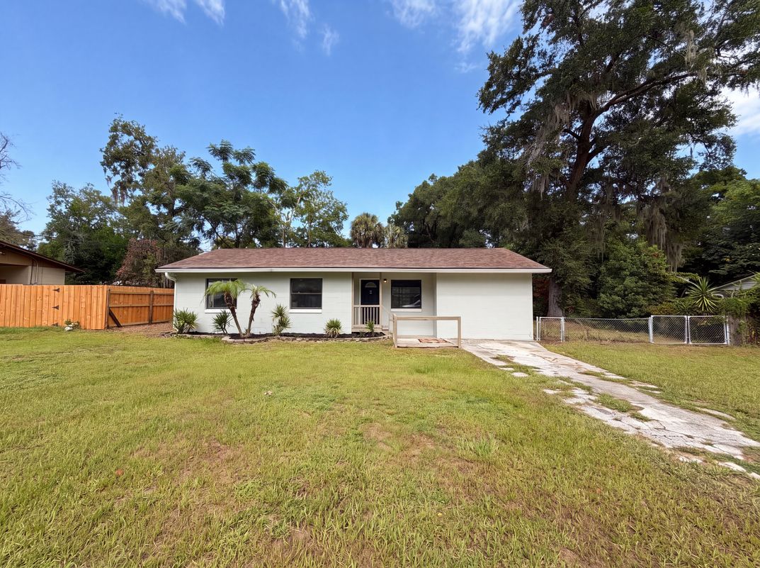 Property photo 1 of 2630 SE 8th Ave