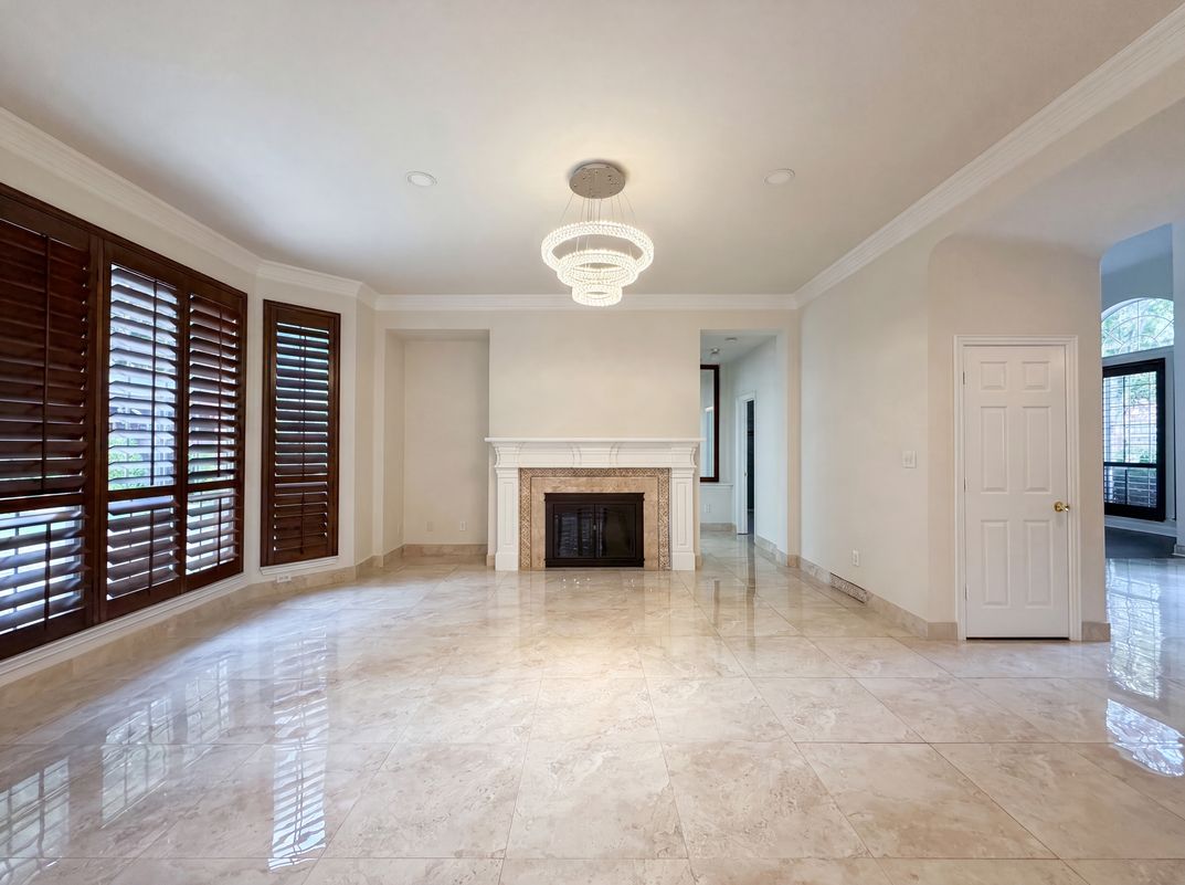 Photo 3 of 33 of 1429 Greenbriar Dr, Allen, TX