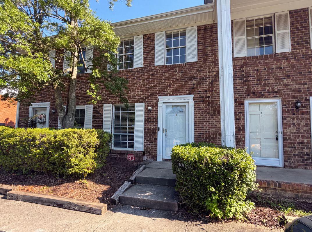 Photo 15 of 20 of 1311 W Meadowview Rd, Greensboro, NC