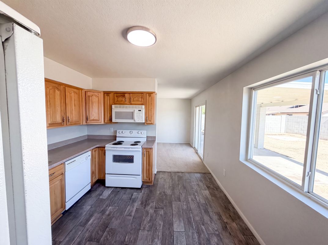 Photo 6 of 25 of 5908 W Calavar Rd, Glendale, AZ