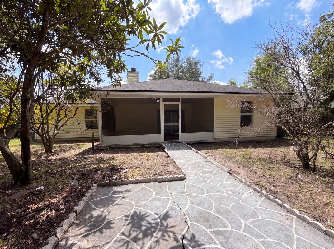 Photo 22 of 23 of 8436 Staplehurst Dr W, Jacksonville, FL