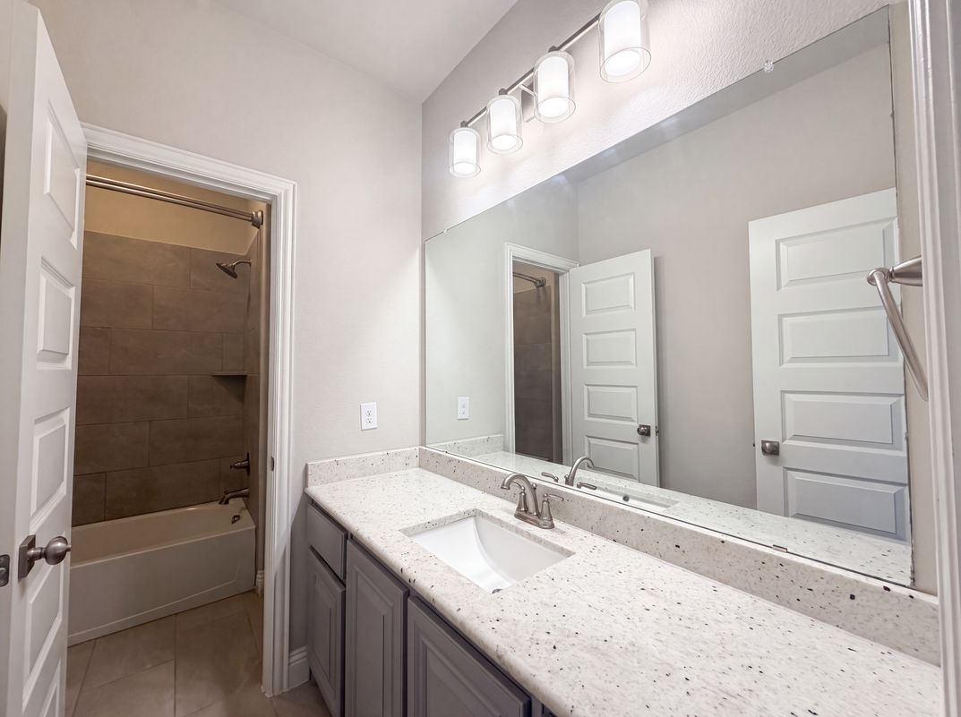 Photo 12 of 46 of 1208 Redbud St, Howe, TX