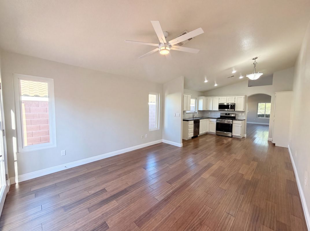 Photo 13 of 39 of 8032 Tailwind Ave, Las Vegas, NV