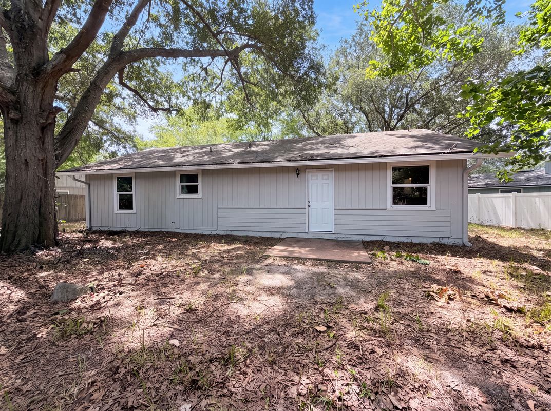 Photo 5 of 16 of 1832 Blarney Cir, Middleburg, FL