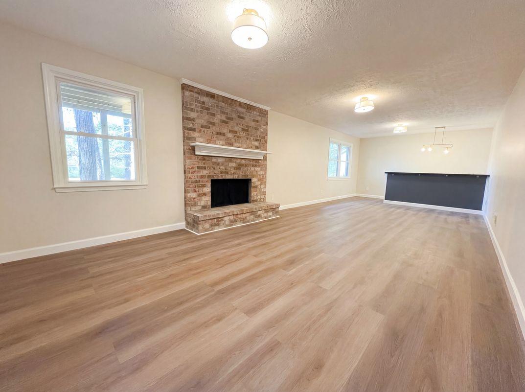 Photo 8 of 23 of 5048 Kerry Downs Rd, Hoover, AL
