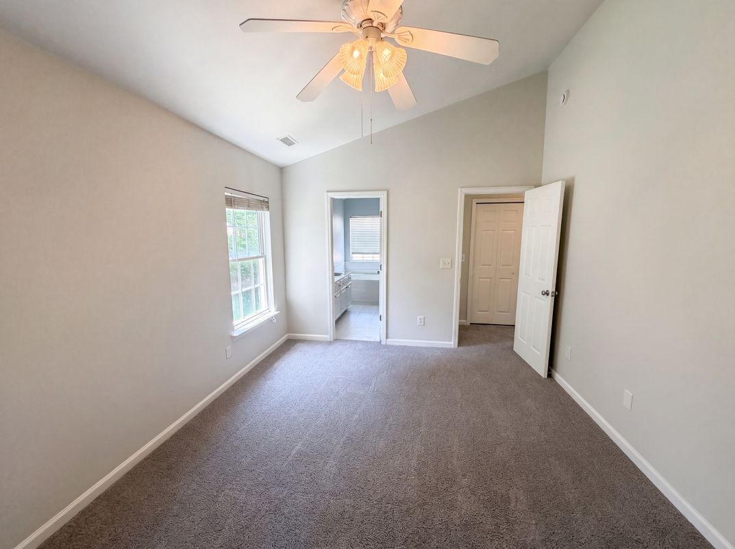 Photo 11 of 17 of 8409 Aztec Dawn Ct, Raleigh, NC