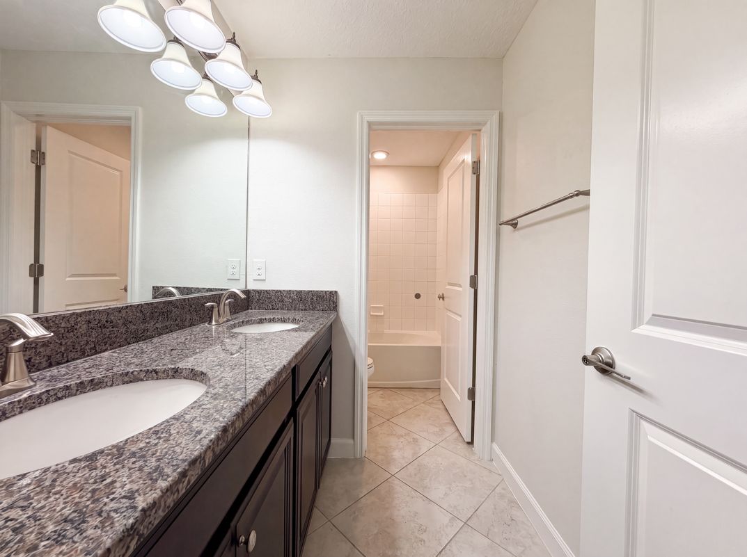 Photo 21 of 36 of 9709 Ivory Dr, Sun City Center, FL