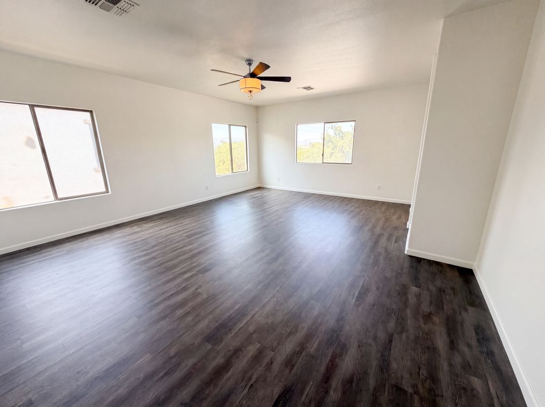 Photo 15 of 39 of 7428 S 15th Dr, Phoenix, AZ