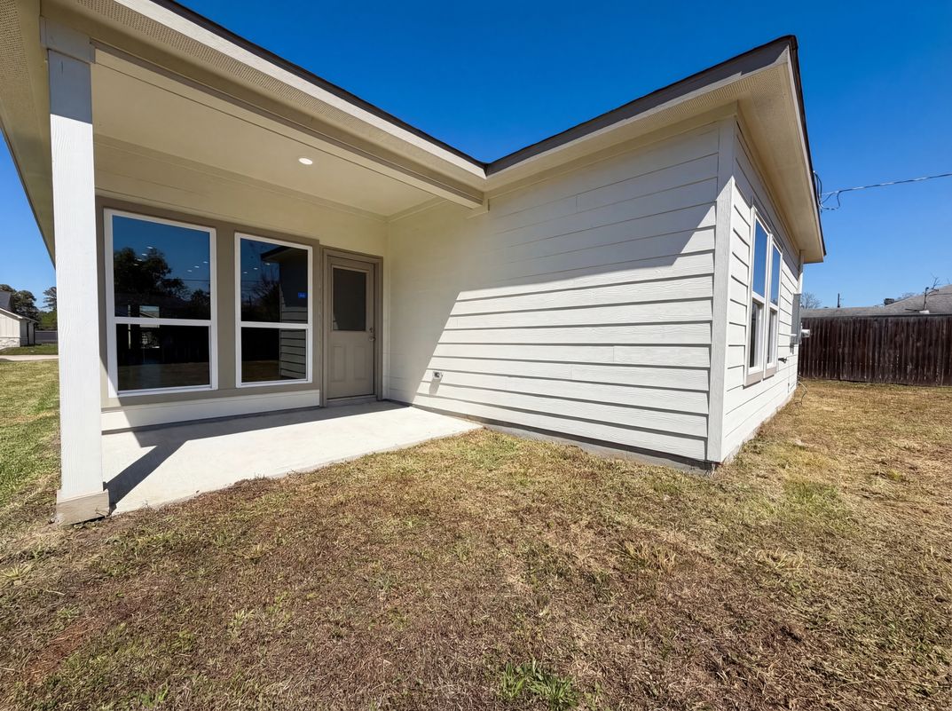 Photo 5 of 20 of 222 Spruce Lake Rd, Huffman, TX