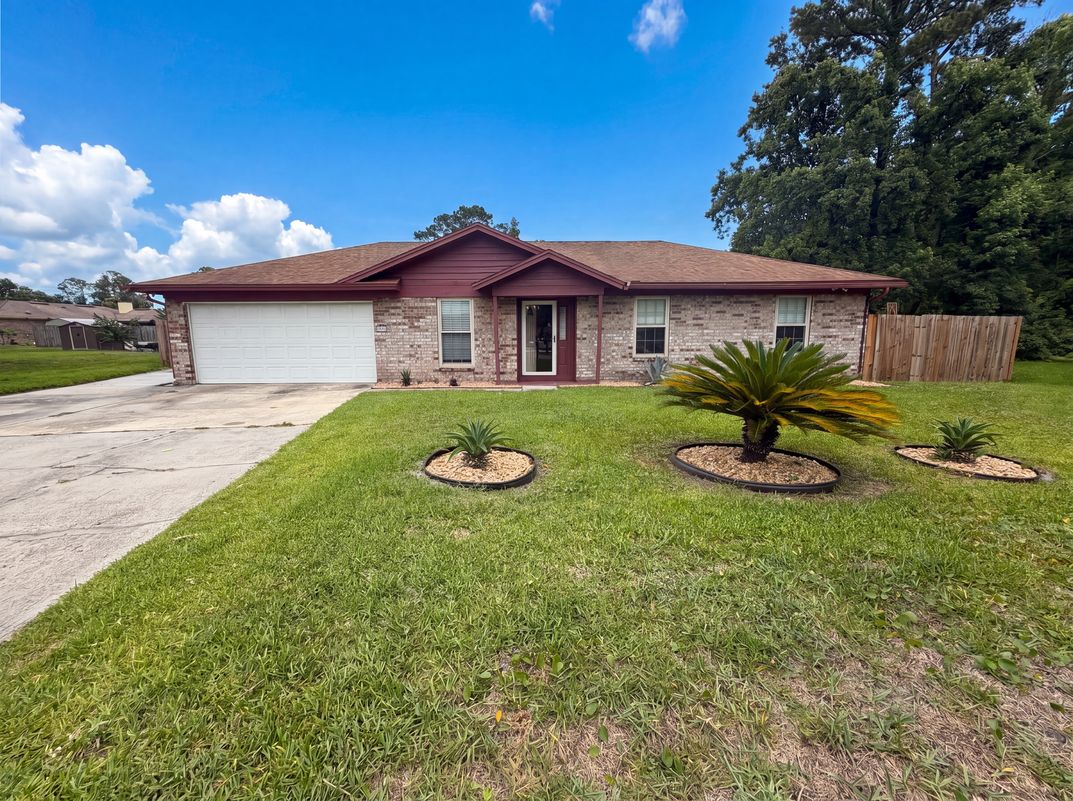 Property photo 1 of 841 Chalmet Ln