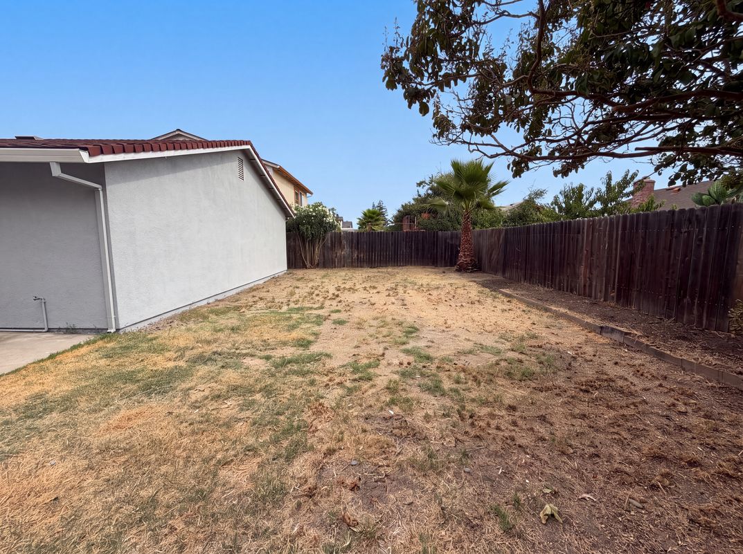 Photo 23 of 25 of 7804 McClintock Way, Sacramento, CA