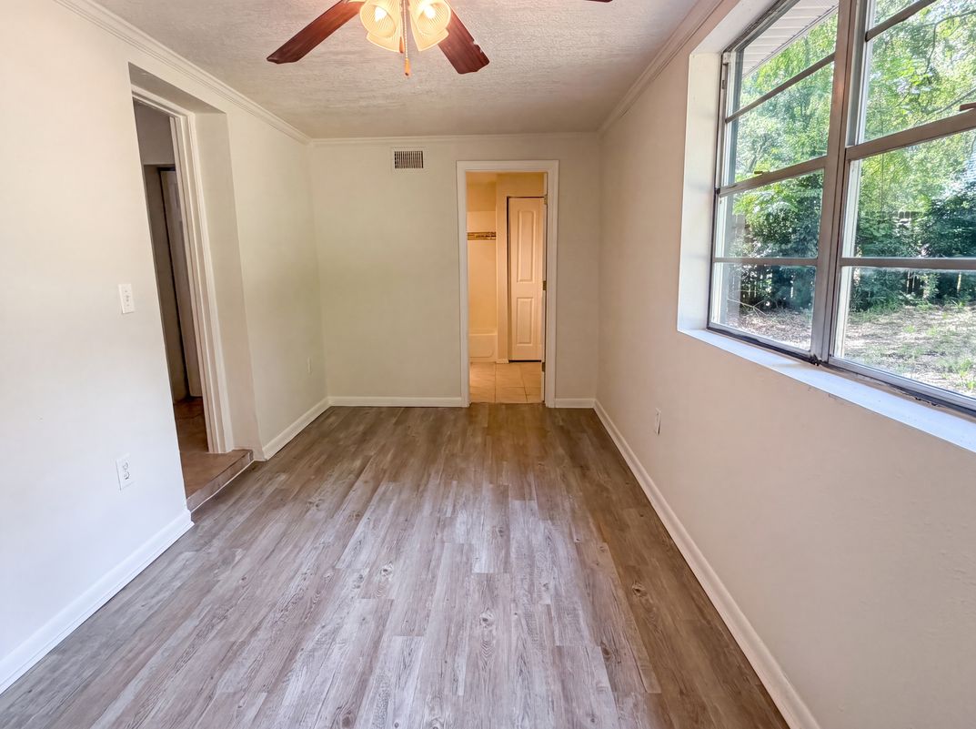 Photo 10 of 21 of 5928 Lake Ridge Ave, Jacksonville, FL