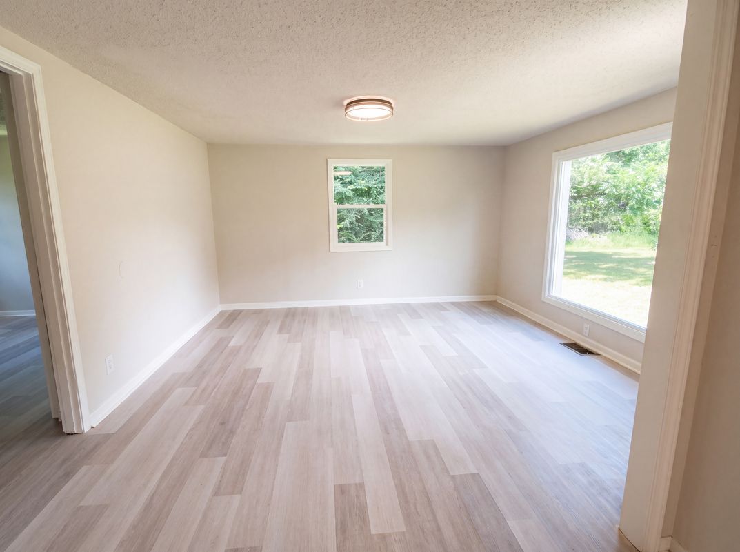 Photo 11 of 32 of 630 S Lee St, Batesburg, SC