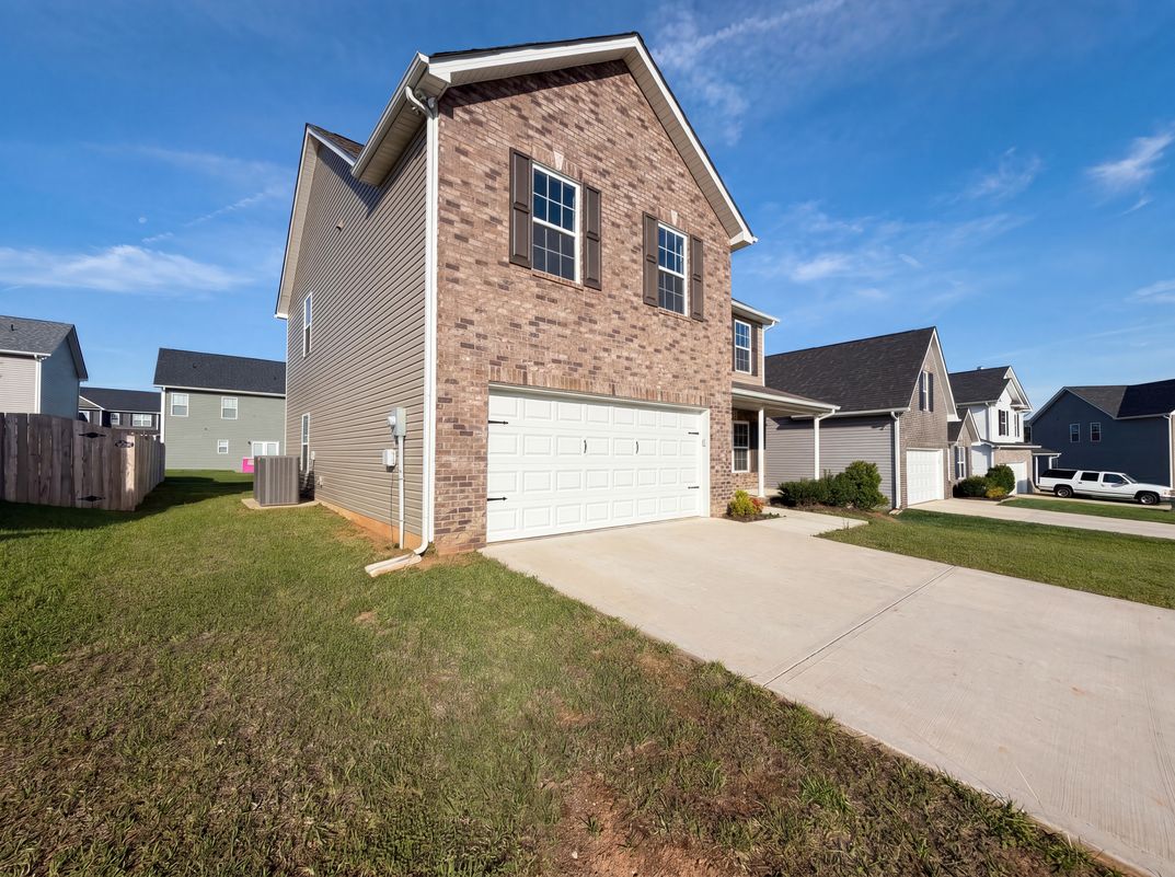 Photo 27 of 33 of 1611 Blackbird Dr, Maryville, TN