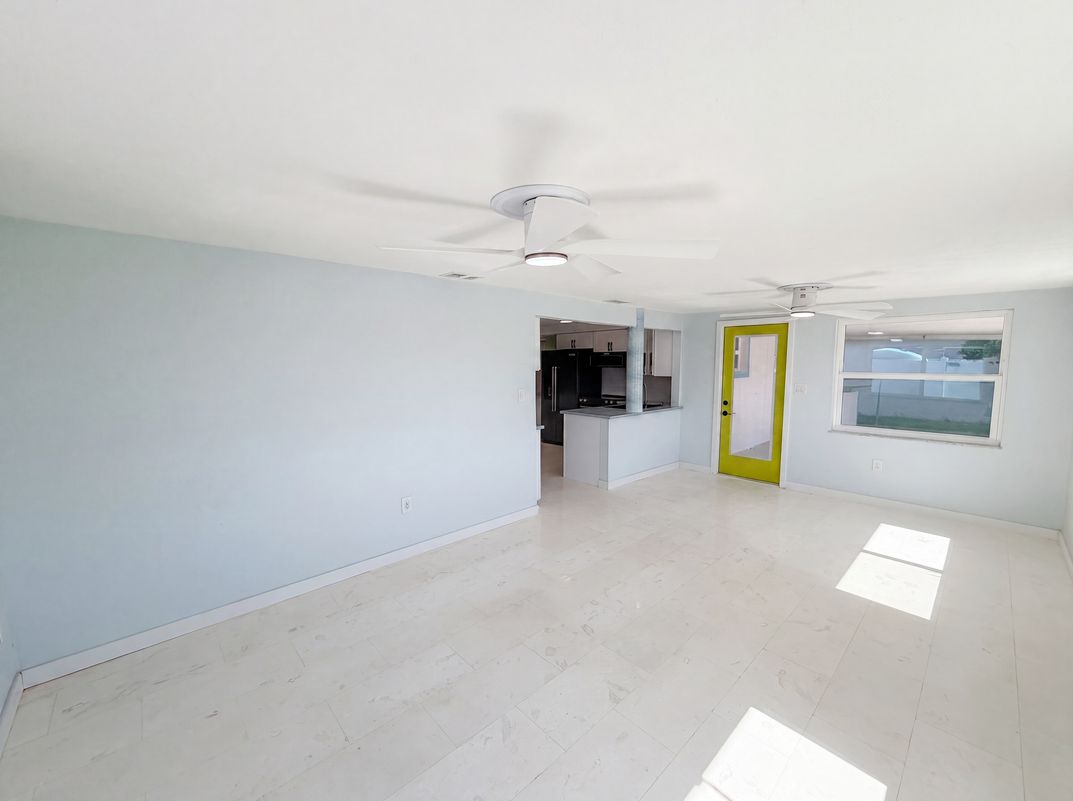 Photo 3 of 30 of 13638 Evelane Dr, Hudson, FL