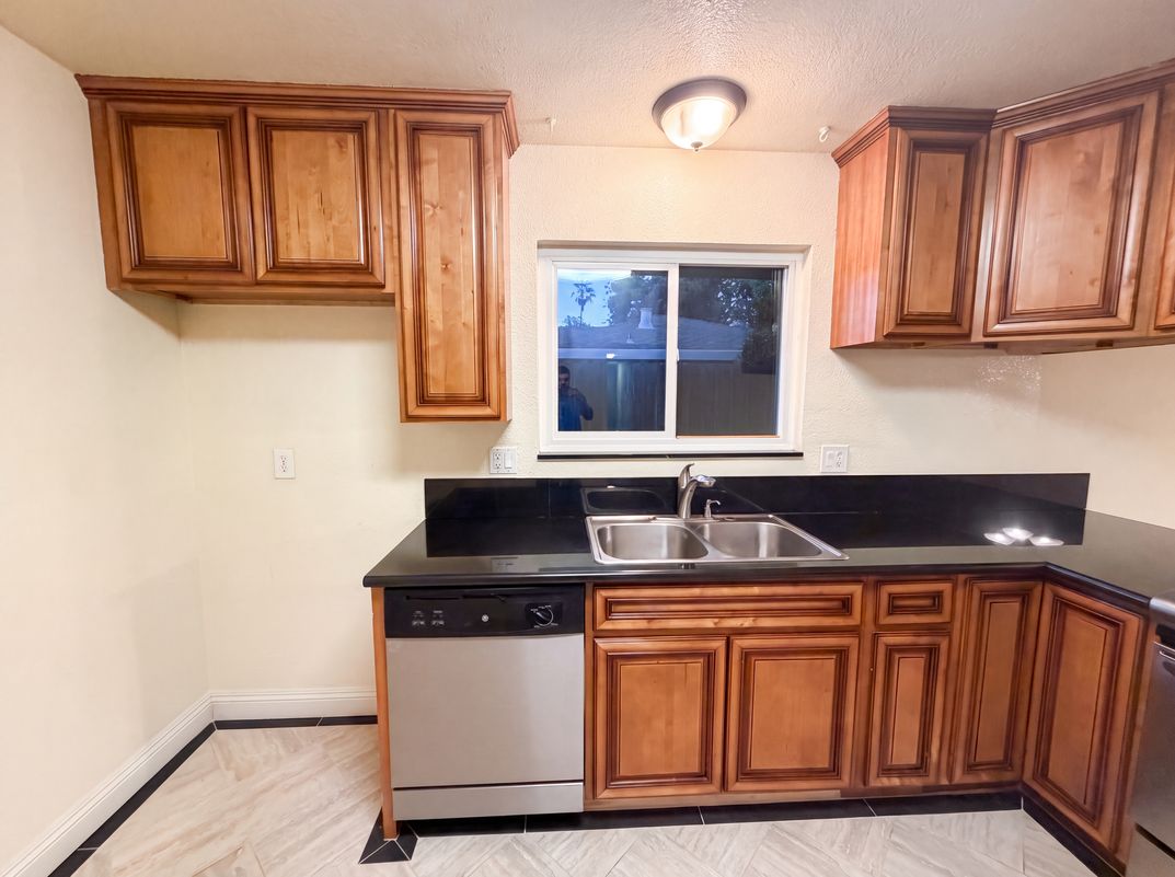Photo 10 of 27 of 2605 Waterton Way, Sacramento, CA