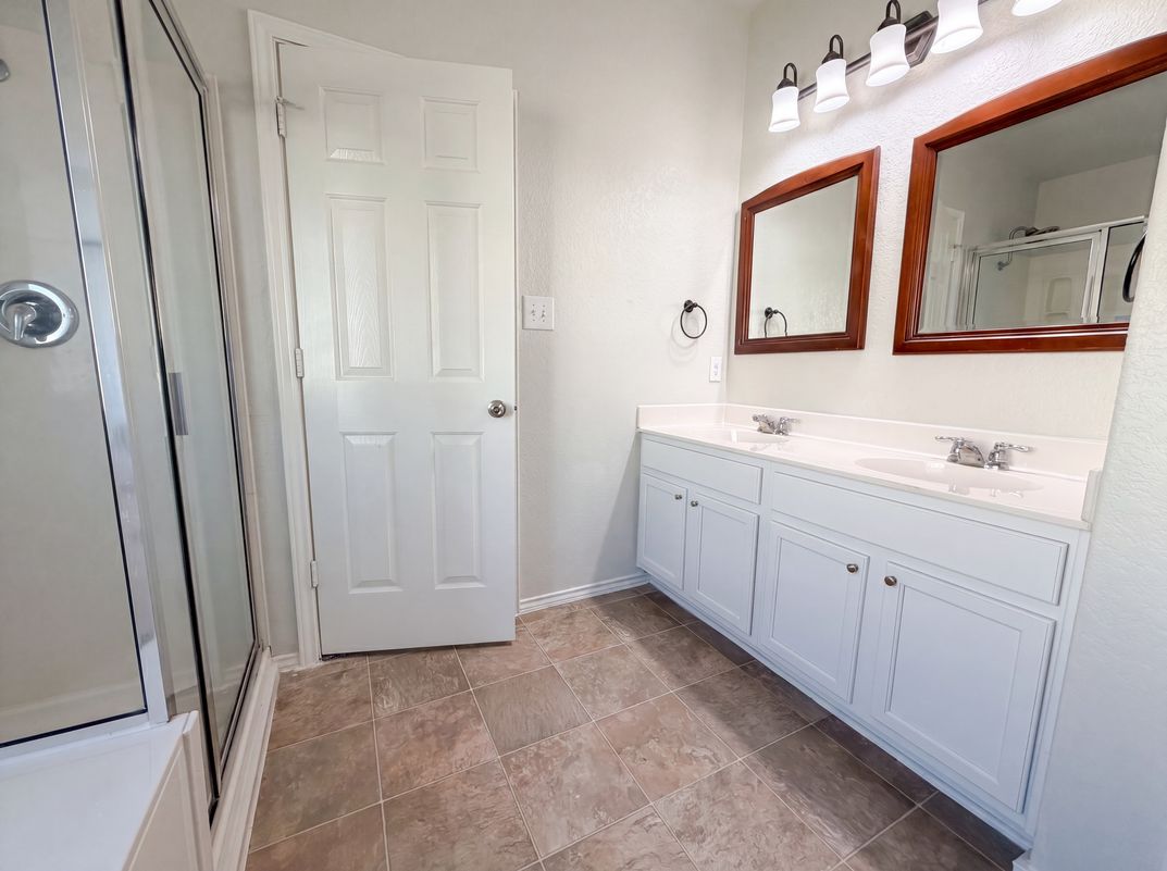 Photo 10 of 16 of 2886 Oakbranch Rdg, New Braunfels, TX