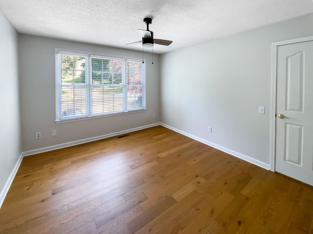 Photo 16 of 24 of 8806 Glenside St, Huntersville, NC