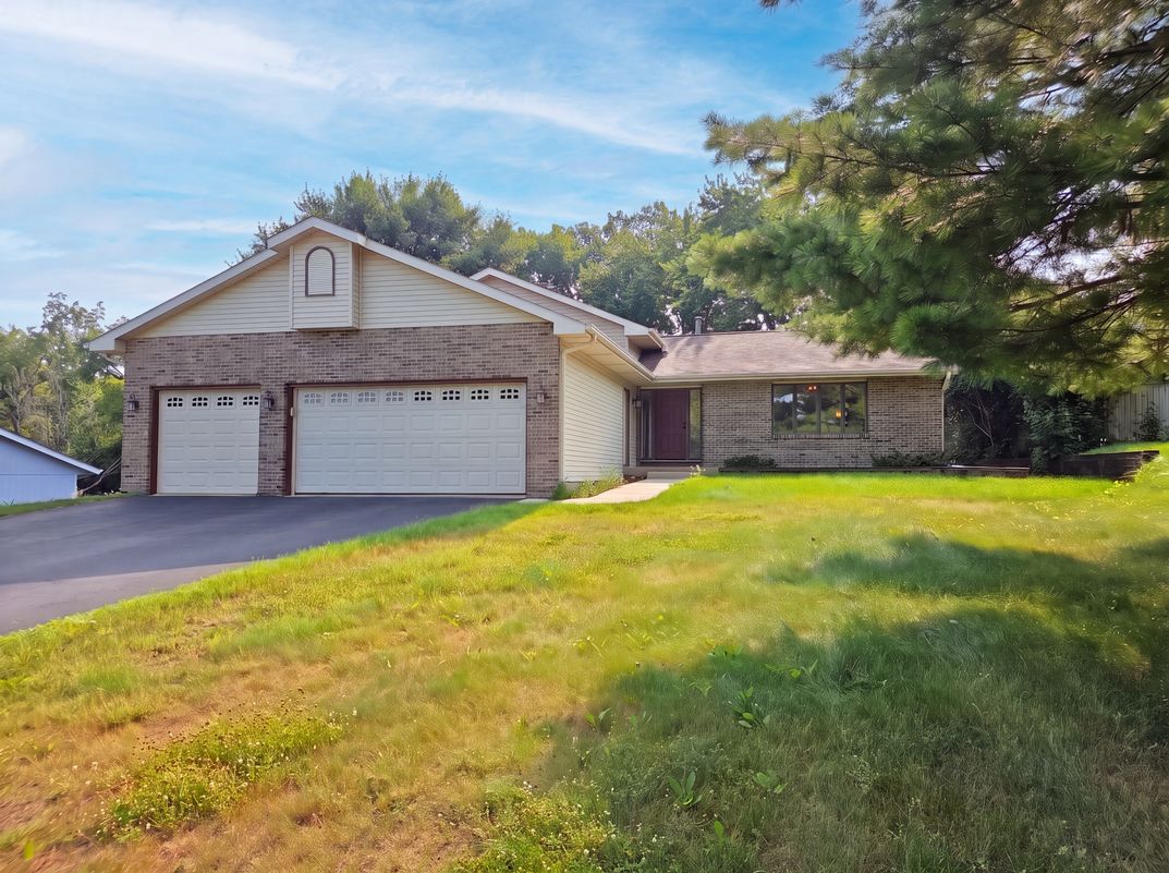 Photo 14 of 79 of 1503 Featherstone Rd, Rockford, IL