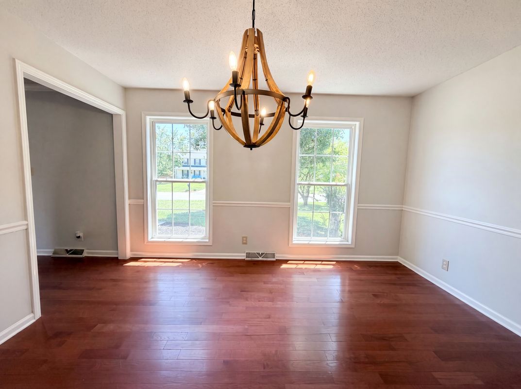 Photo 6 of 24 of 1117 Thornberry Dr, Clarksville, TN